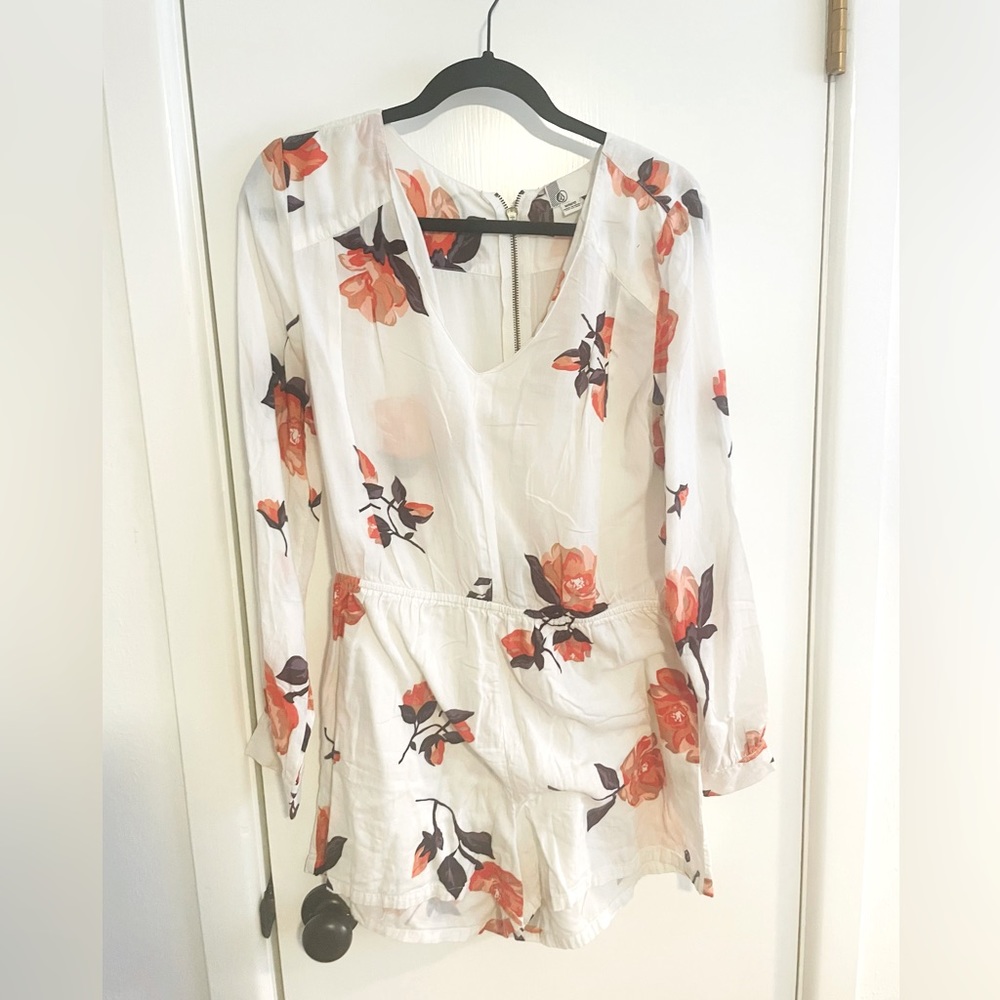 Volcom Romper Shorts Long Sleeve V Neck Ikat Viscose White Floral Women's Size M
